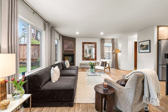 6223 85th Avenue W, University Place, WA 98467