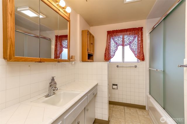 4913 N 13th Street, Tacoma, WA 98405