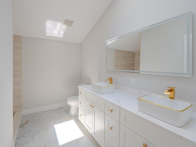 76 Center St. B, Plympton, MA 02367