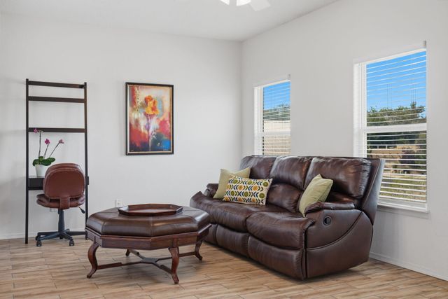1520 Presto Way NW, Albuquerque, NM 87104