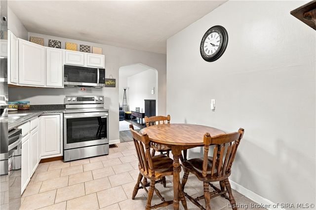 2411 Jollissaint Avenue, New Albany, IN 47150