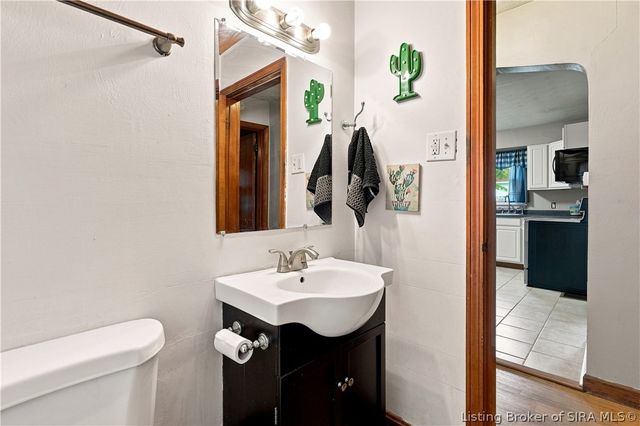 2411 Jollissaint Avenue, New Albany, IN 47150