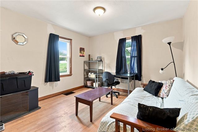 2411 Jollissaint Avenue, New Albany, IN 47150