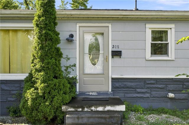 2411 Jollissaint Avenue, New Albany, IN 47150