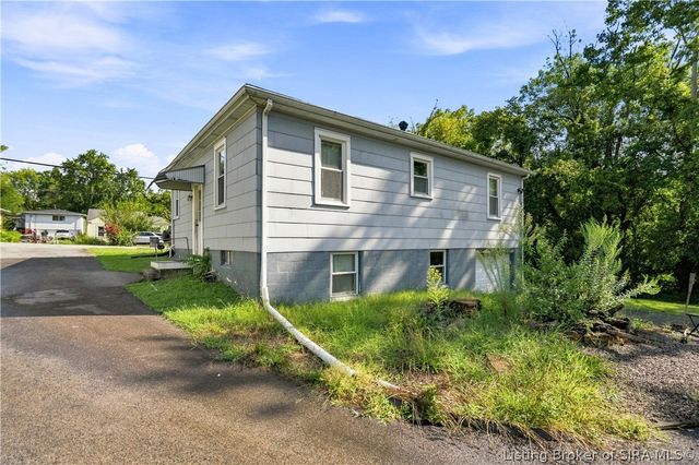 2411 Jollissaint Avenue, New Albany, IN 47150