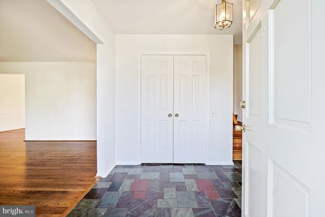 9120 PADDOCK LN, Potomac, MD 20854