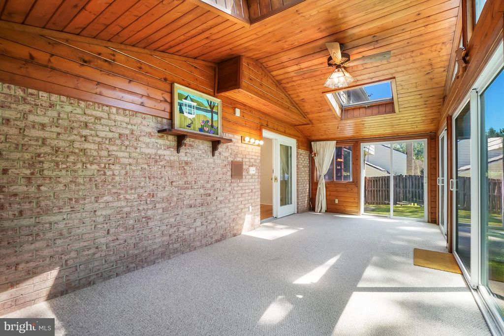 Image 25 of property listing at 9120 PADDOCK LN, Potomac, MD 20854