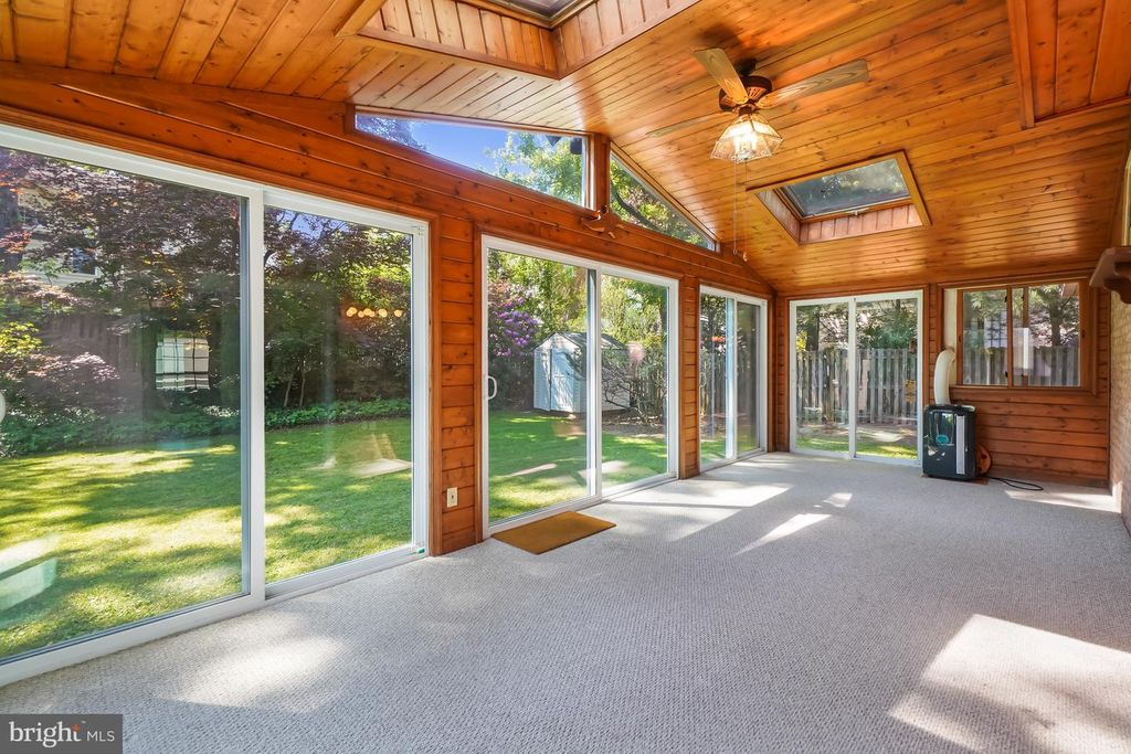Image 26 of property listing at 9120 PADDOCK LN, Potomac, MD 20854