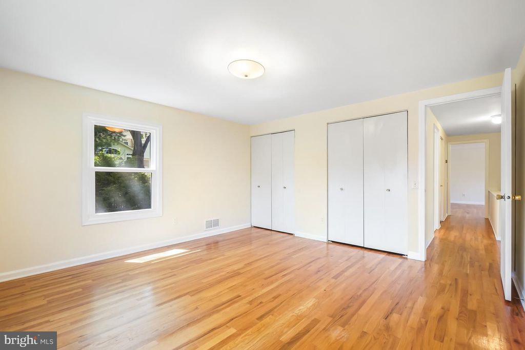 Image 36 of property listing at 9120 PADDOCK LN, Potomac, MD 20854