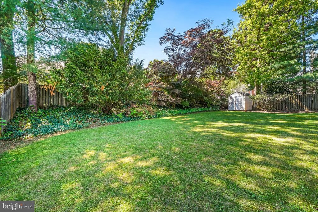 Image 50 of property listing at 9120 PADDOCK LN, Potomac, MD 20854