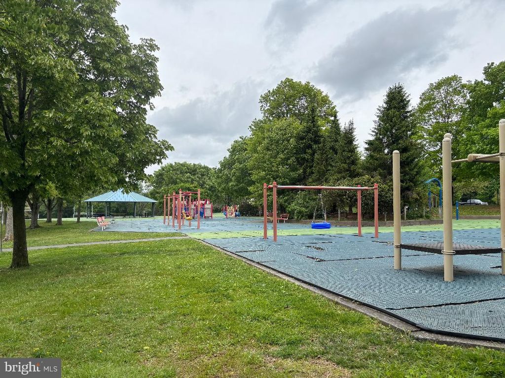 Image 61 of property listing at 9120 PADDOCK LN, Potomac, MD 20854