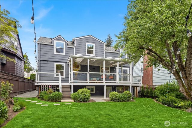 3711 NE 42nd St, Seattle, WA 98105
