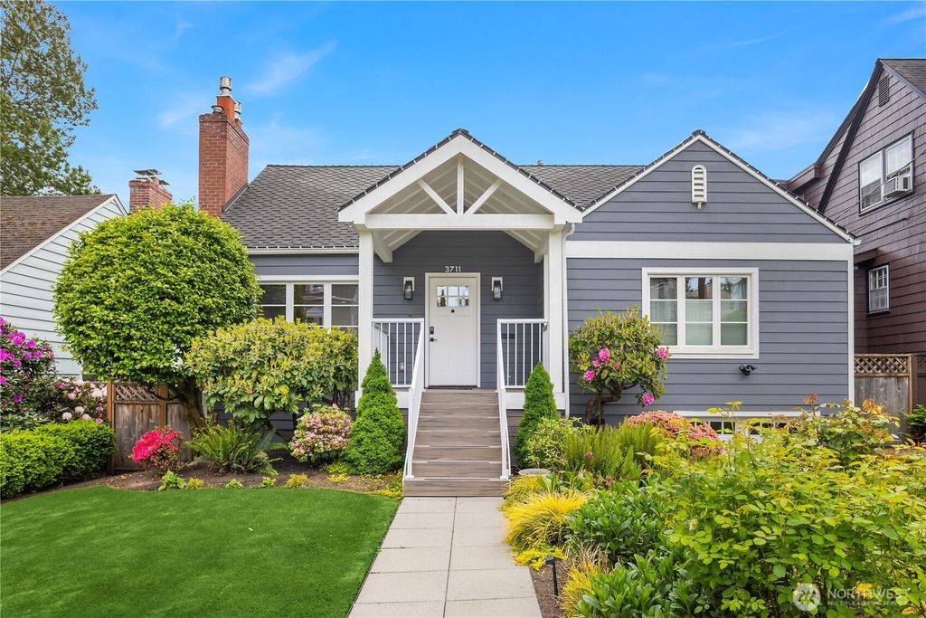 3711 NE 42nd St, Seattle, WA 98105