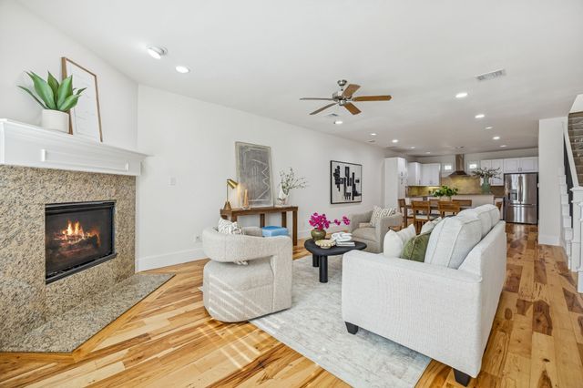 2606 Shelby Avenue 304, Dallas, TX 75219