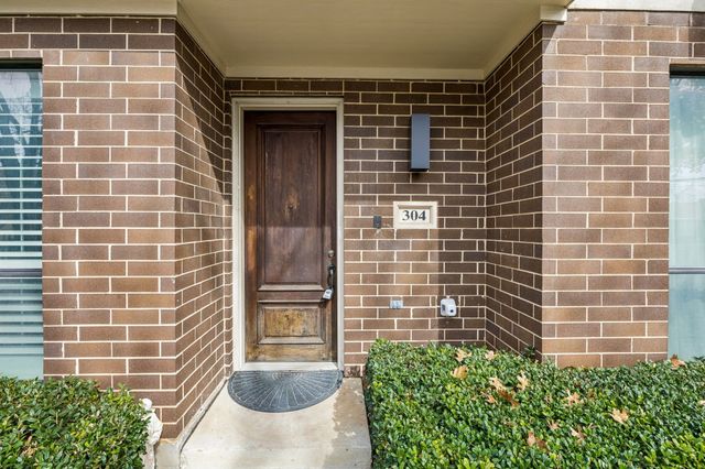 2606 Shelby Avenue 304, Dallas, TX 75219