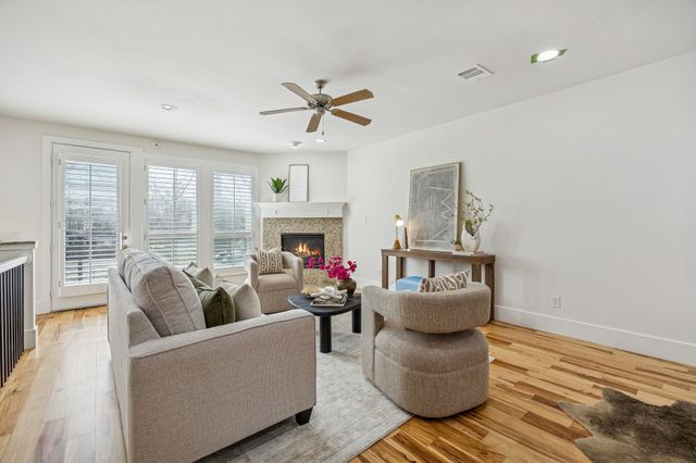 2606 Shelby Avenue 304, Dallas, TX 75219