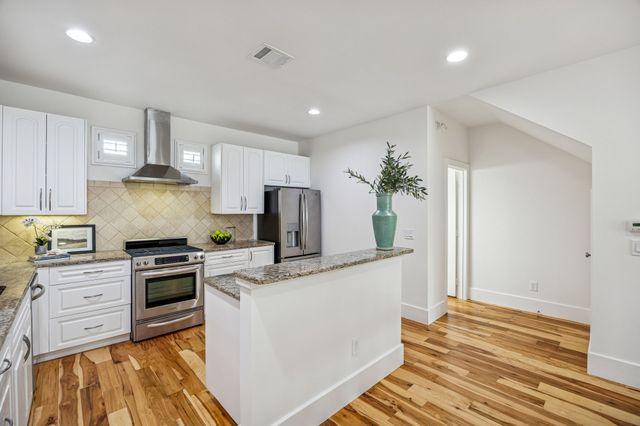 2606 Shelby Avenue 304, Dallas, TX 75219