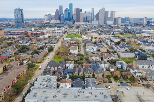 1016 Crocker Street, Houston, TX 77019