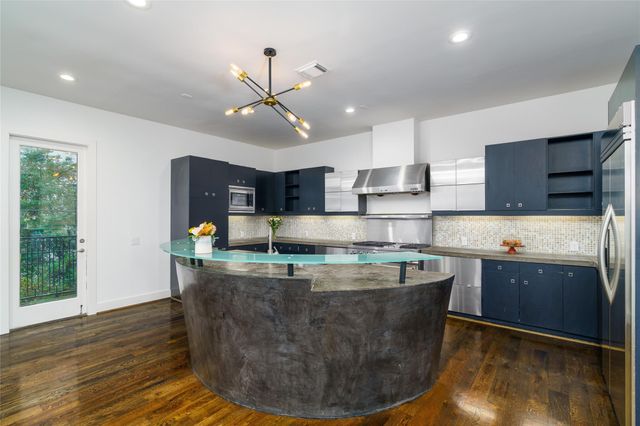 1016 Crocker Street, Houston, TX 77019