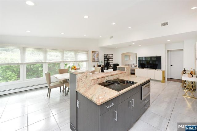 39-22 Vanore Drive, Fair Lawn, NJ 07410