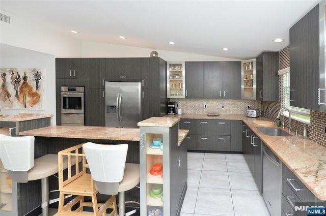 39-22 Vanore Drive, Fair Lawn, NJ 07410