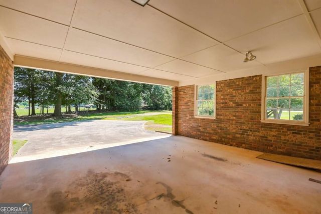 9036 Highway 72 W, Hull, GA 30646