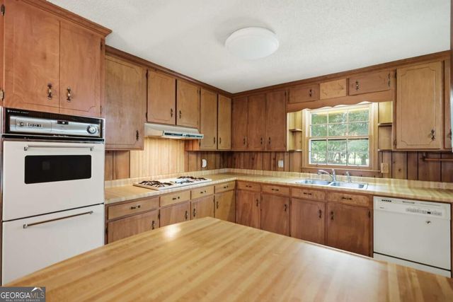 9036 Highway 72 W, Hull, GA 30646