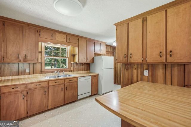 9036 Highway 72 W, Hull, GA 30646
