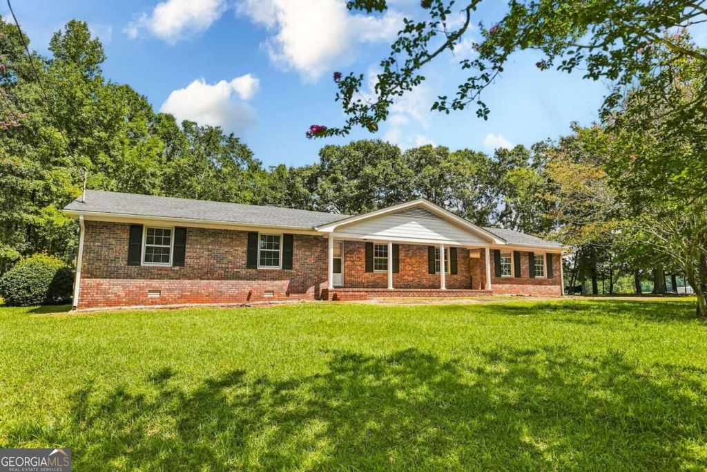 9036 Highway 72 W, Hull, GA 30646