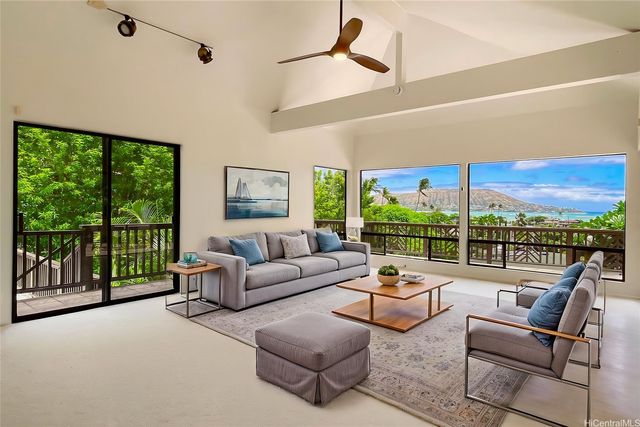5926 Kalanianaole Highway, Honolulu, HI 96821
