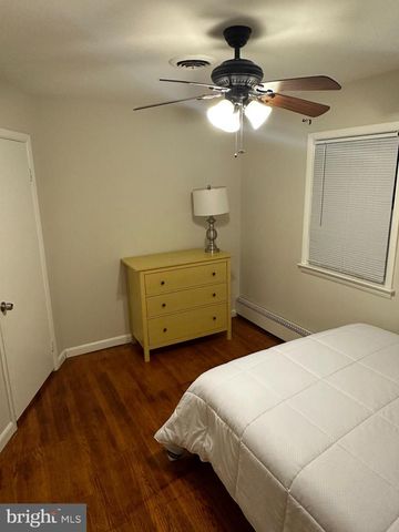 8754 SIGNAL HILL RD, Manassas, VA 20110