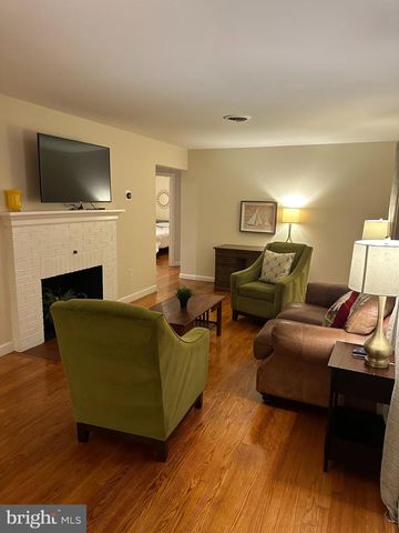 8754 SIGNAL HILL RD, Manassas, VA 20110