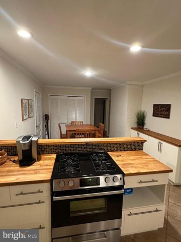 8754 SIGNAL HILL RD, Manassas, VA 20110