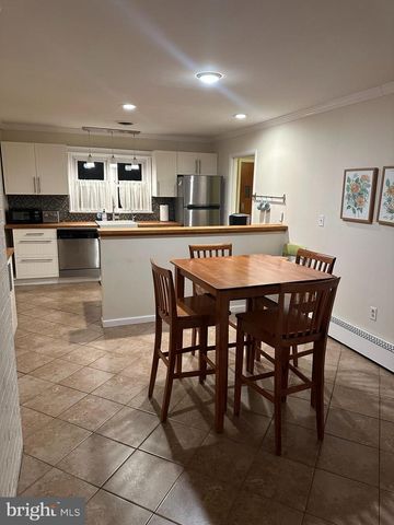 8754 SIGNAL HILL RD, Manassas, VA 20110