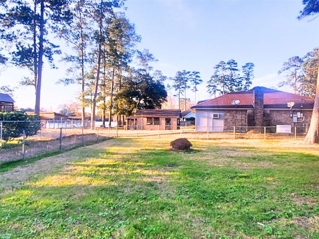 104 Sweet Gum, Village Mills, TX 77663