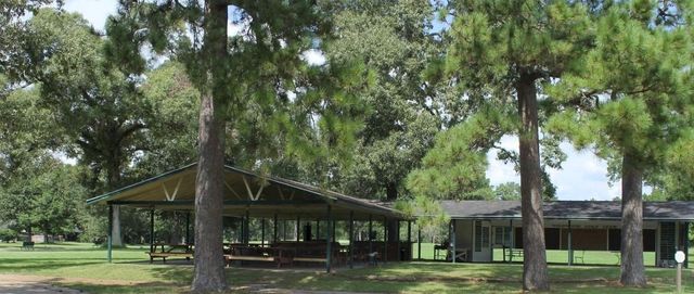 104 Sweet Gum, Village Mills, TX 77663