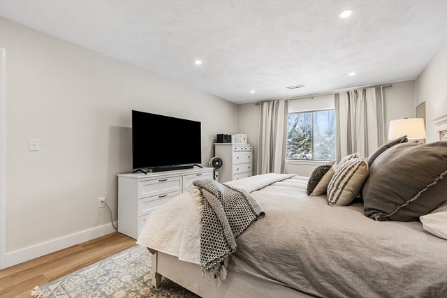 23 Tamarack Ln 23, Peabody, MA 01960