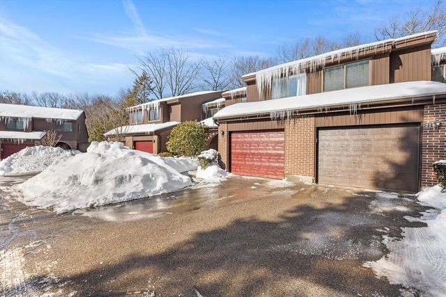 23 Tamarack Ln 23, Peabody, MA 01960