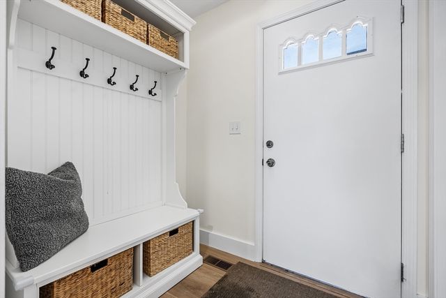 23 Tamarack Ln 23, Peabody, MA 01960