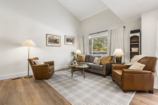 23 Tamarack Ln 23, Peabody, MA 01960