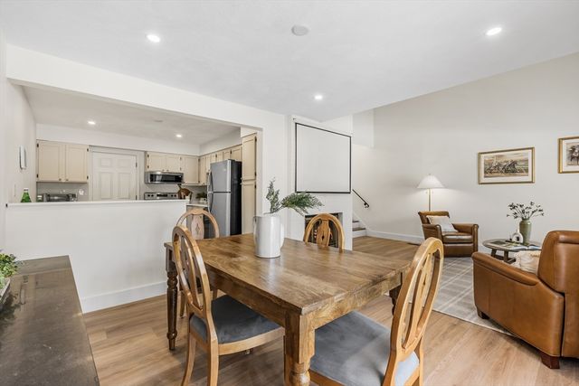 23 Tamarack Ln 23, Peabody, MA 01960