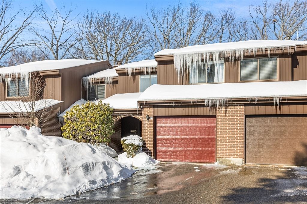 23 Tamarack Ln 23, Peabody, MA 01960