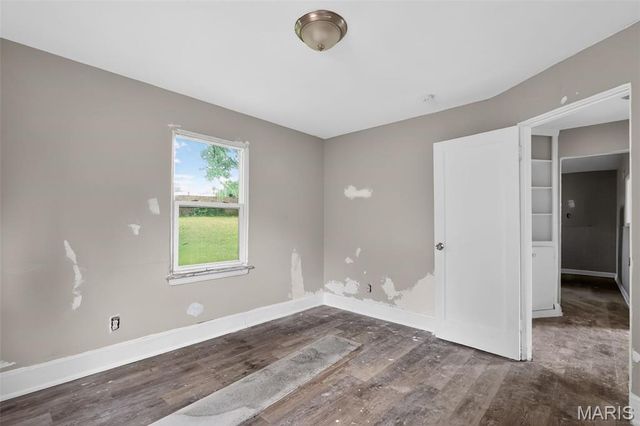 9827 Lorna Lane, St Louis, MO 63136