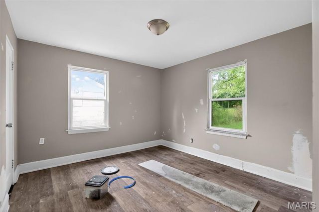9827 Lorna Lane, St Louis, MO 63136