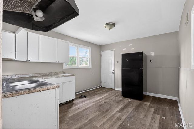 9827 Lorna Lane, St Louis, MO 63136