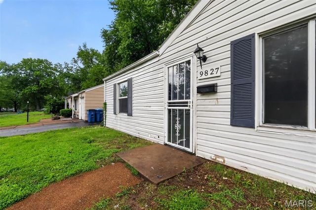 9827 Lorna Lane, St Louis, MO 63136