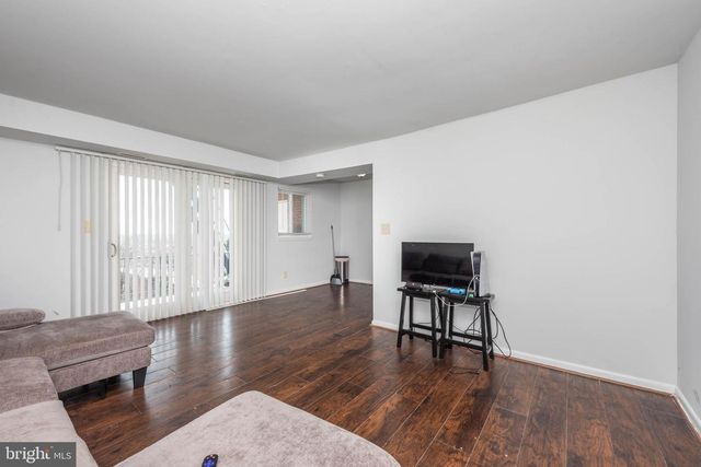 1911 W BALTIMORE ST, Baltimore, MD 21223