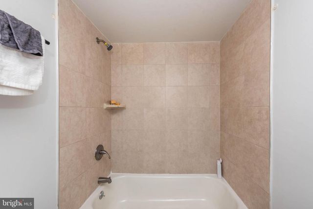 1911 W BALTIMORE ST, Baltimore, MD 21223