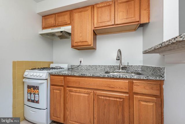 1911 W BALTIMORE ST, Baltimore, MD 21223