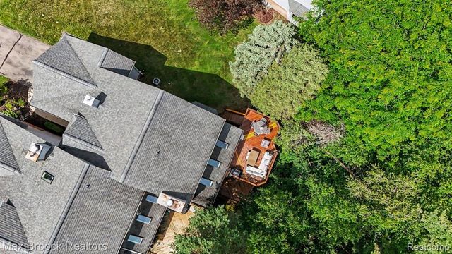 6510 Scenic Pines Court, Clarkston, MI 48346